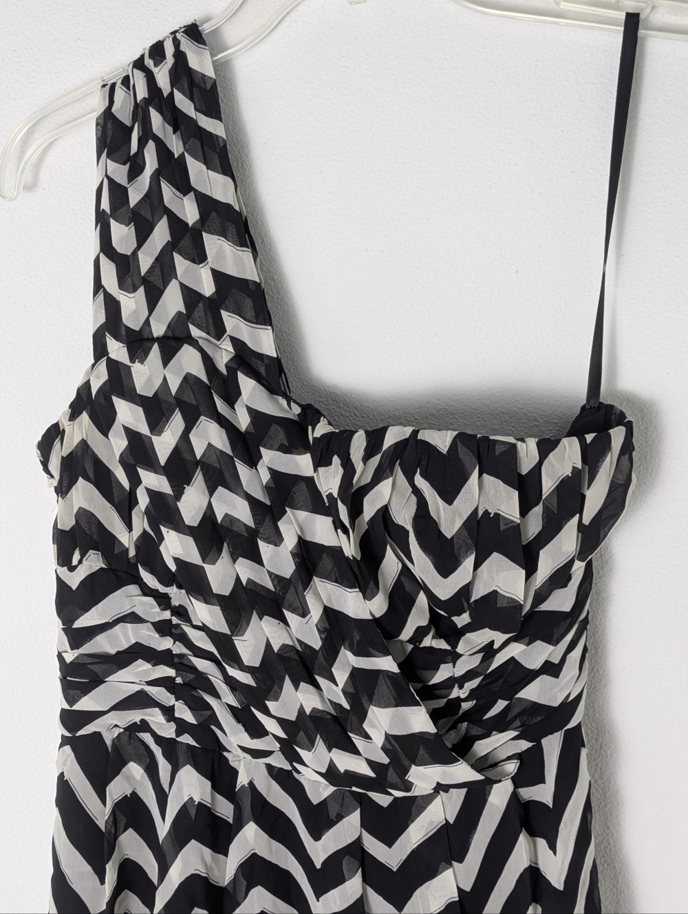 H&M CHEVRON STRIPE ONE-SHOULDER PLEATED Mini Dress New SZ 8 Built-in Bra New - Picture 2 of 12